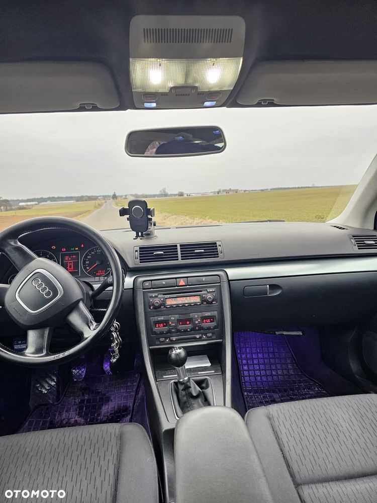 Audi A4 Limousine - 6