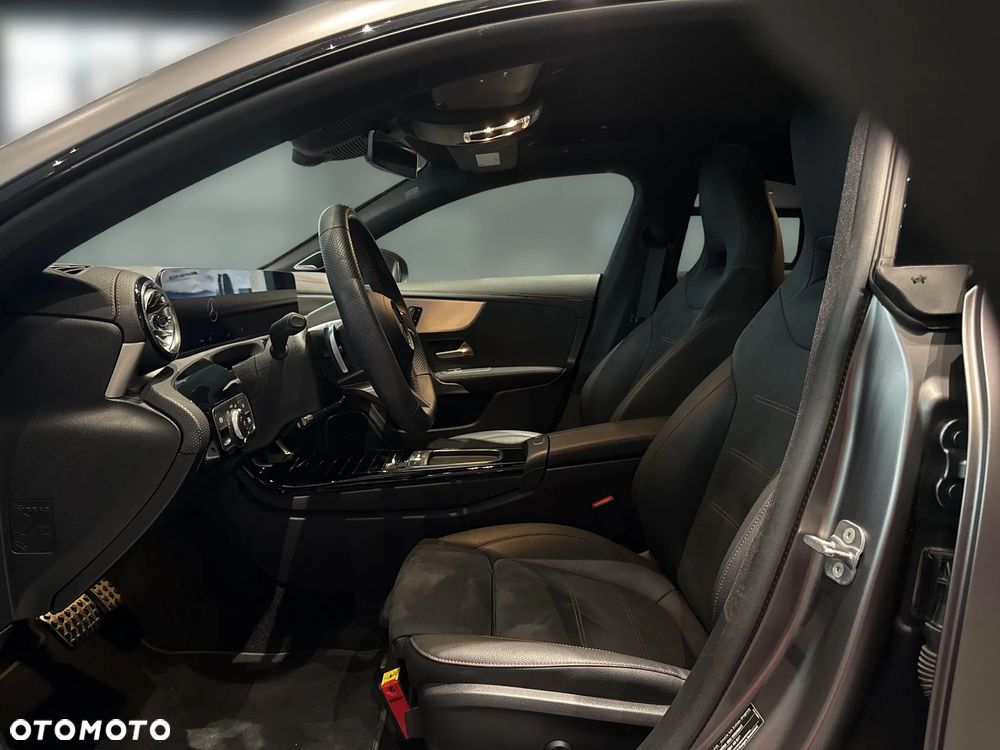 Mercedes-Benz CLA 200 d AMG Line 8G-DCT - 13