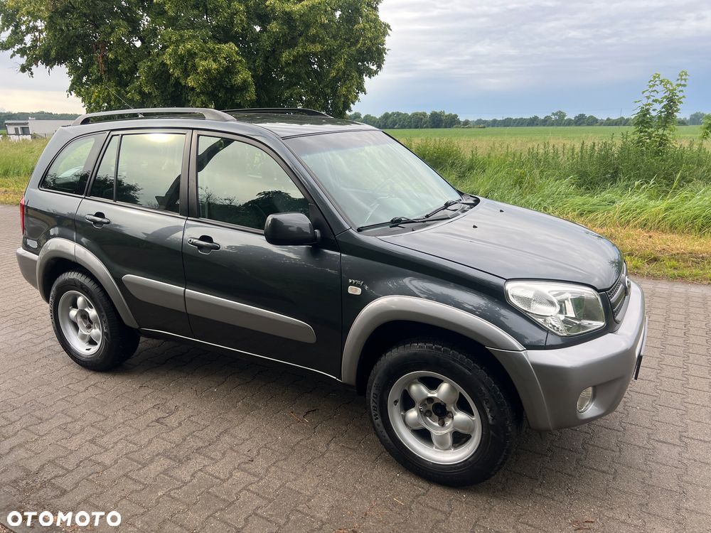 Toyota RAV4 - 1