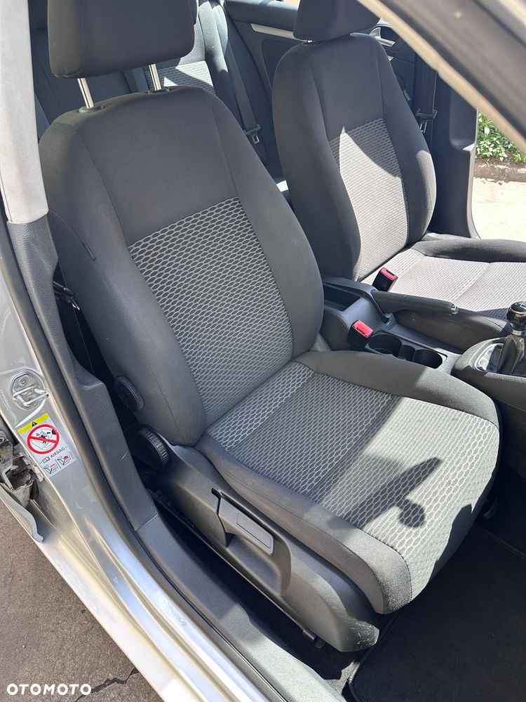 Volkswagen Golf - 21