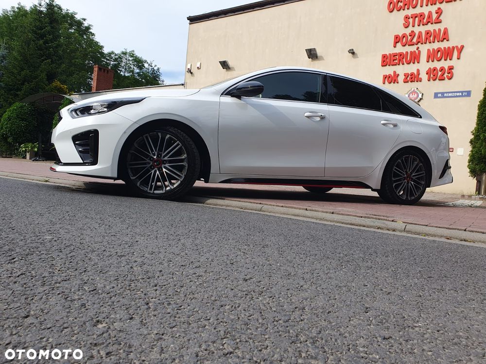 Kia ProCeed 1.6 T-GDI GT - 32