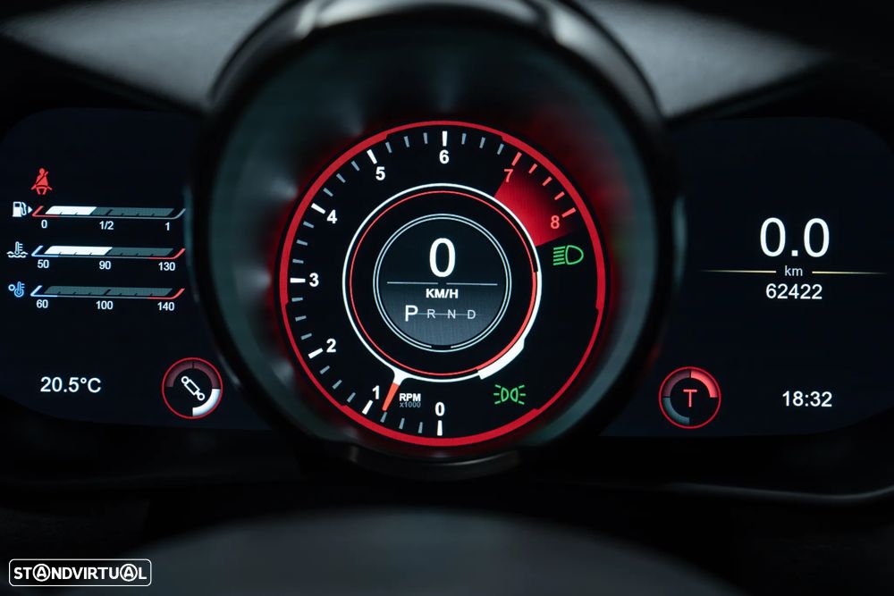 Aston Martin Vantage Coupe 4.0 Twin-Turbo V8 - 37