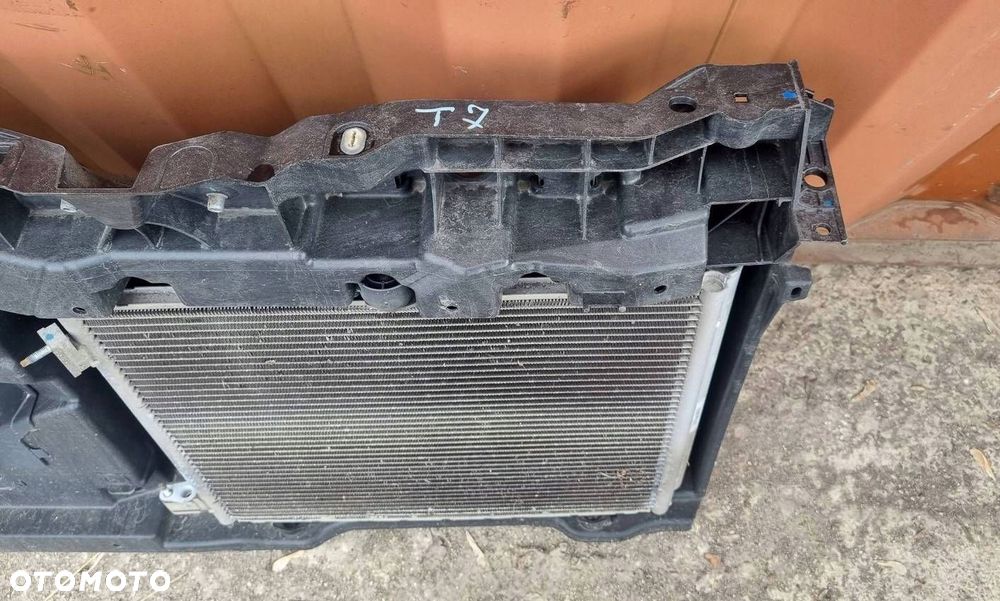 peugeot 2008 208 1.4 1.2 vti hdi pas przedni chłodnica wody wentylator - 3