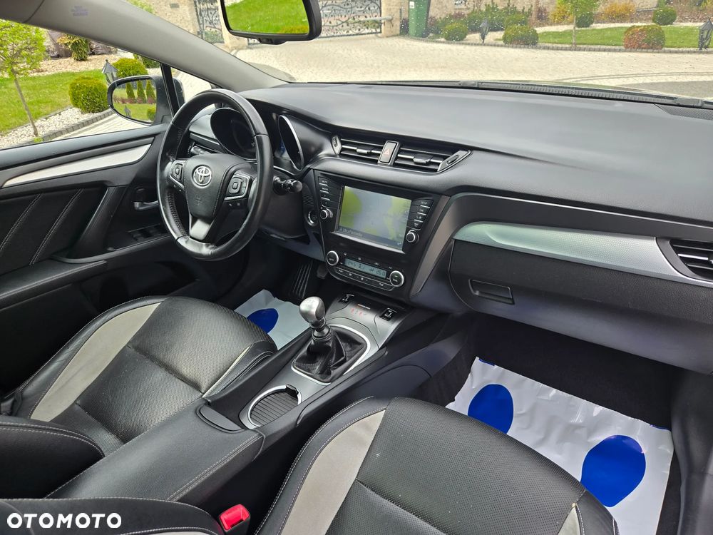 Toyota Avensis 2.0 D-4D Premium - 13