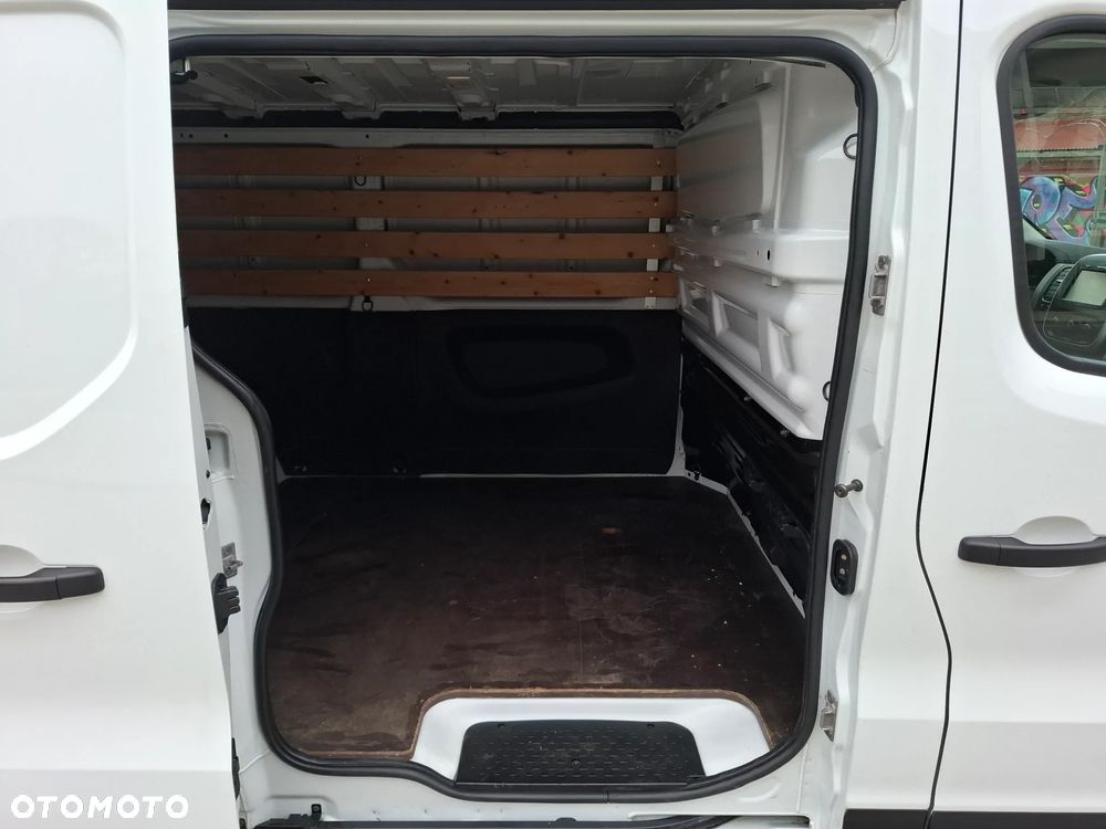 Renault Trafic 2017 LONG 1.6DCI 125KM KLIMA 3OSOBOWY - 26