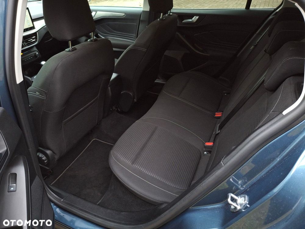 Ford Focus 1.0 EcoBoost Titanium X - 13