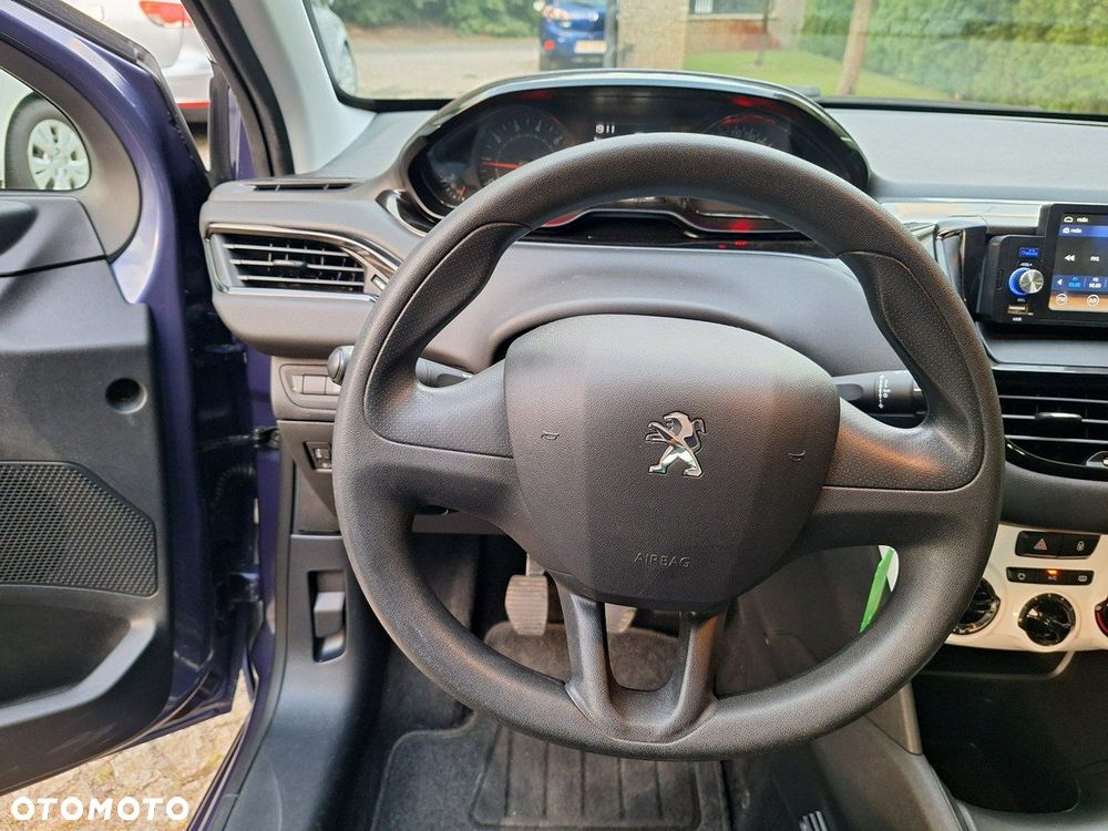 Peugeot 208 - 11