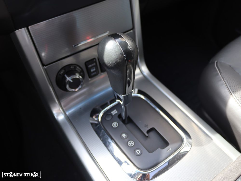 Nissan Navara 3.0 dCi V6 CD LE AT 4WD - 5