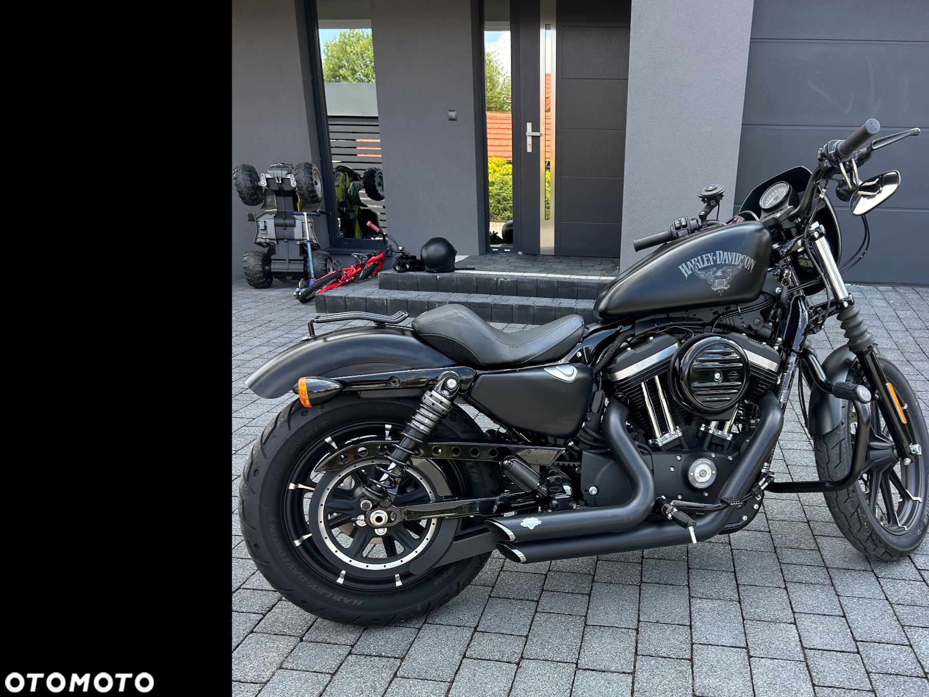 Harley-Davidson Sportster Iron 883 - 2