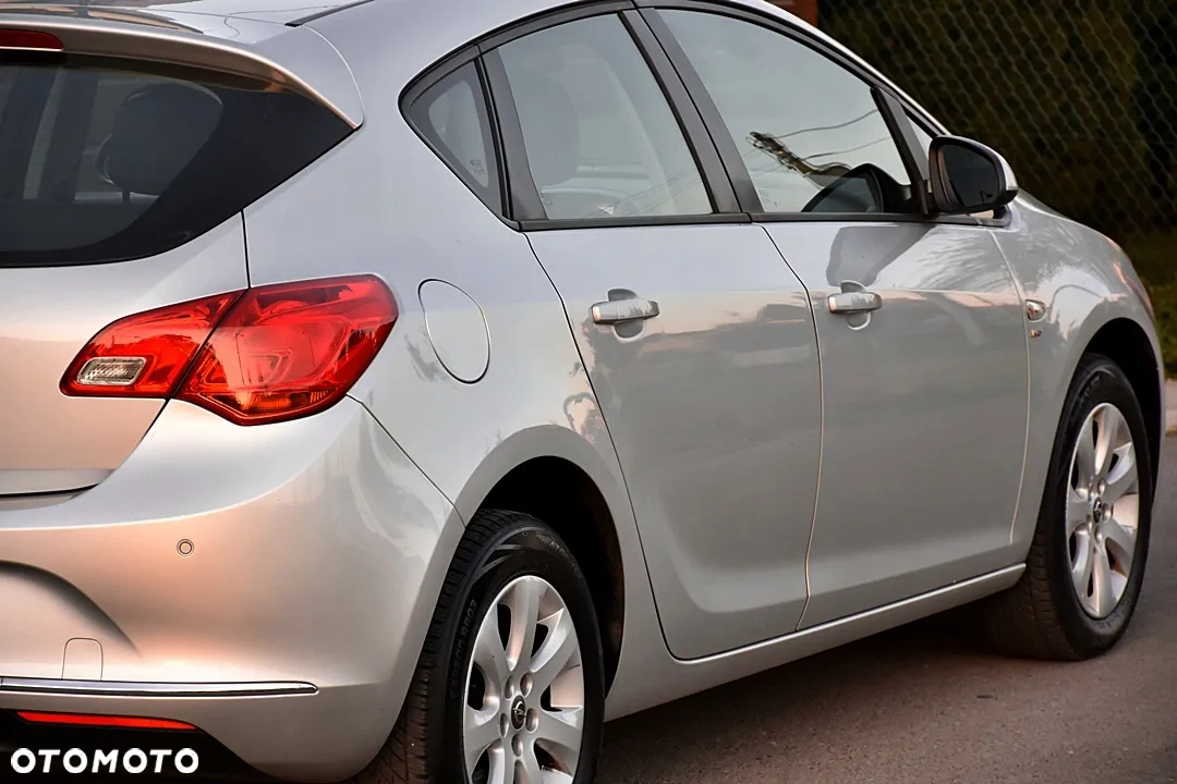 Opel Astra 1.6 Active - 11