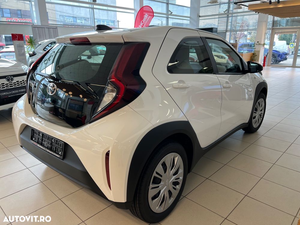 Toyota Aygo ver-1-0l-mt-active - 4