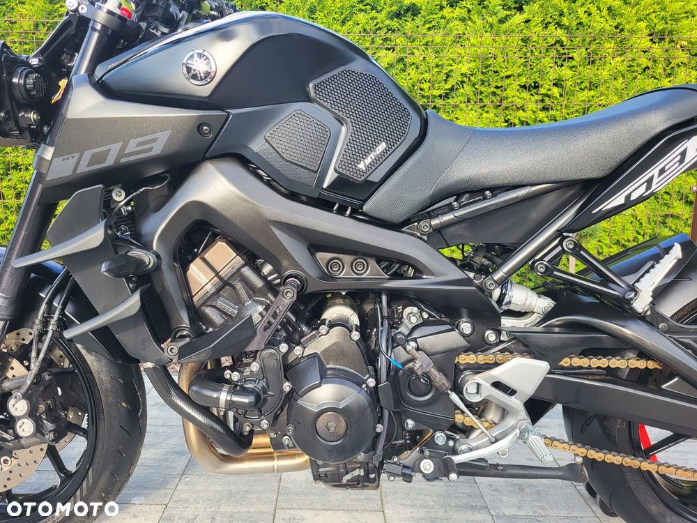 Yamaha MT - 30