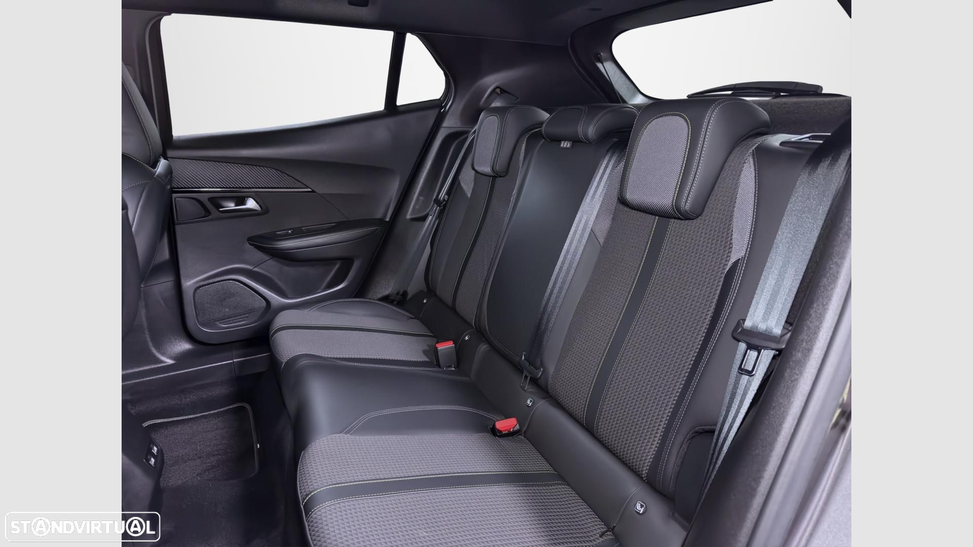 Peugeot 2008 1.5 BlueHDi GT Line EAT8 - 17