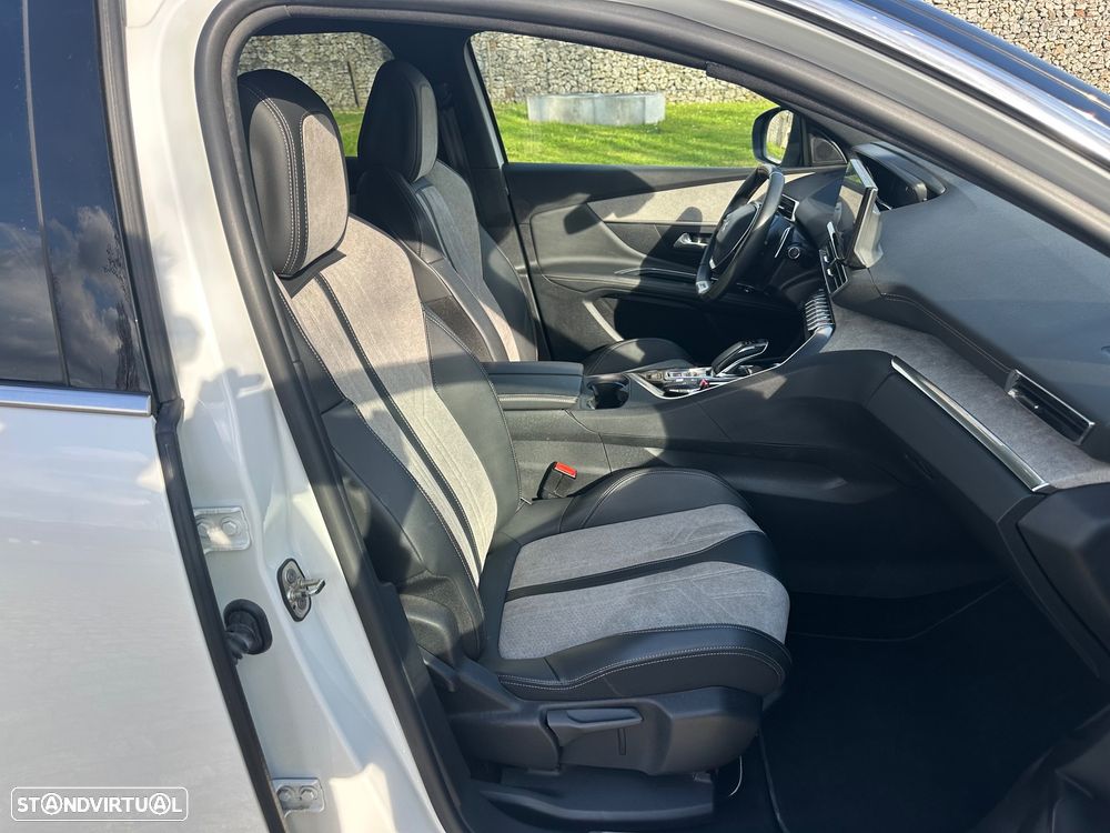 Peugeot 3008 1.6 Hybrid4 GT Line e-EAT8 - 23