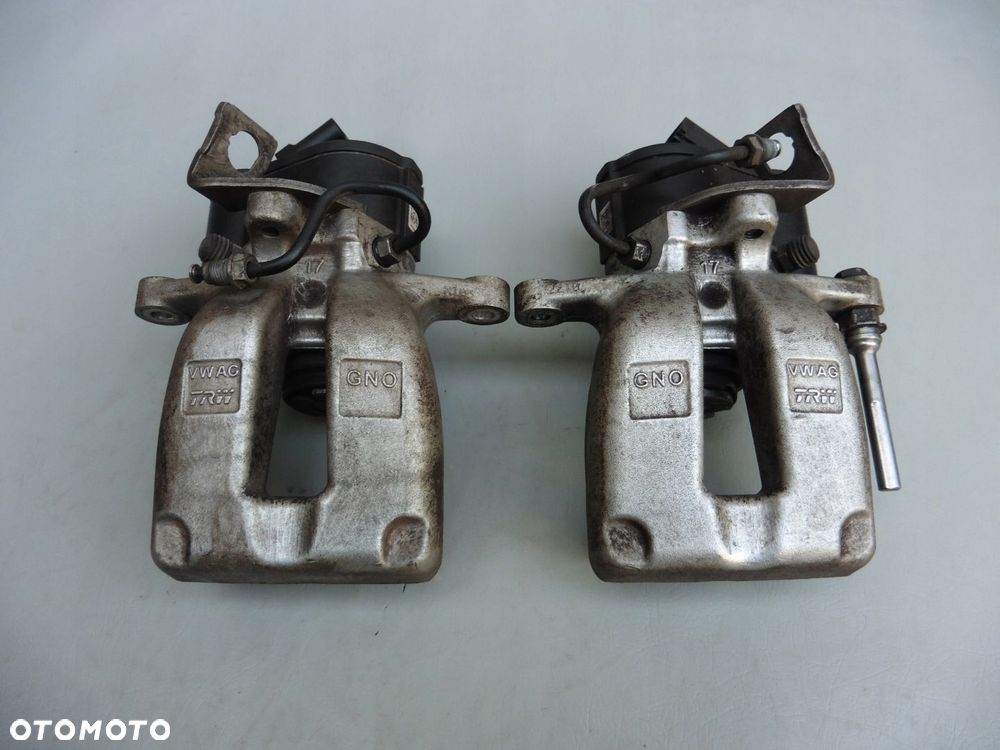 ZACISK HAMULCOWY PRAWY TYŁ VW PASSAT B6 B7 4X4 TRW - 2
