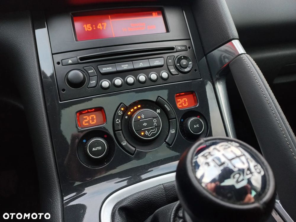 Peugeot 3008 1.6 HDi Premium - 14