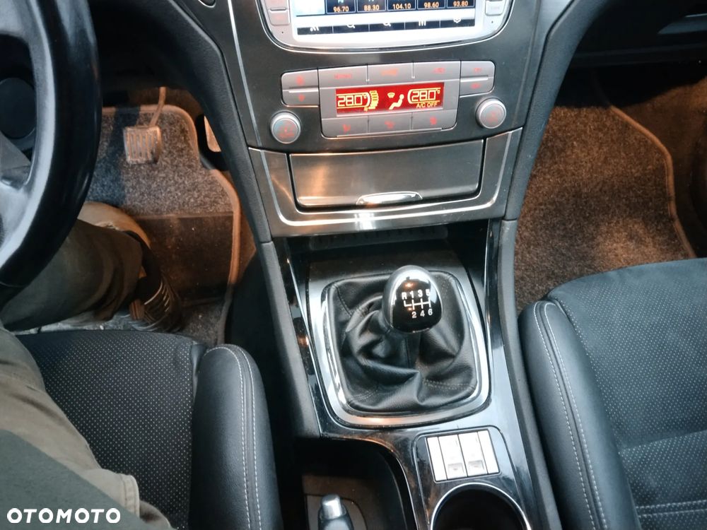 Ford Mondeo 2.0 TDCi Viva Titanium - 35