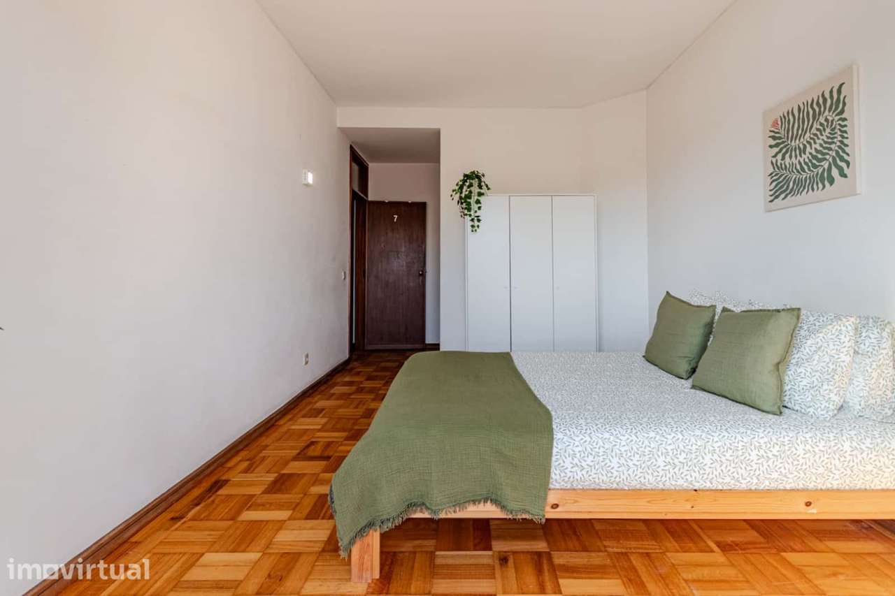 Quarto em Rua de 5 de Outubro, Porto - Grande imagem: 3/27