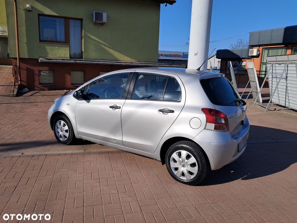 Toyota Yaris 1.0 Premium - 19