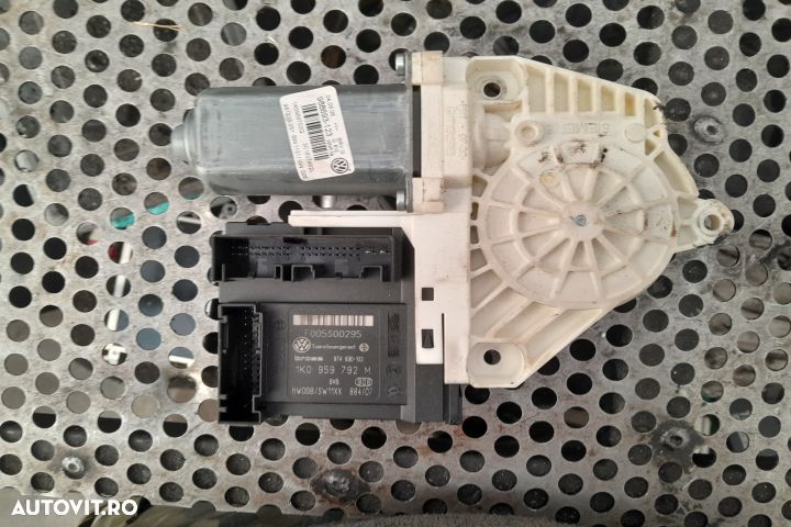 Motoras macara geam fata dreapta 1k0959702Q Volkswagen VW Passat B6 [ - 2