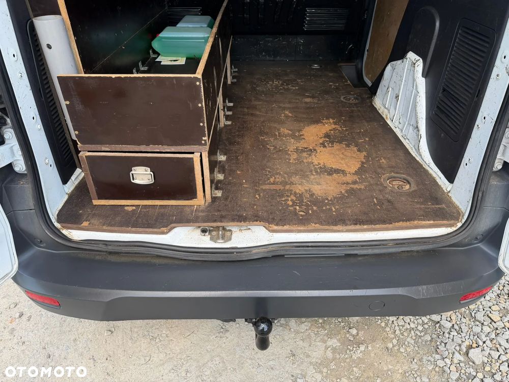 Ford Transit Connect - 29
