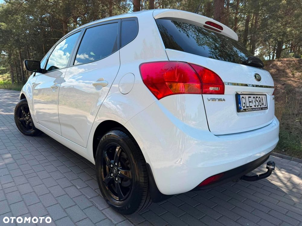 Kia Venga 1.6 CRDi 128 Edition 7 - 10