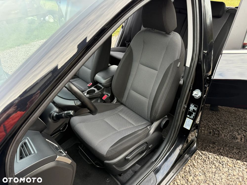 Hyundai i30 blue Kombi 1.6 GDi Passion - 24