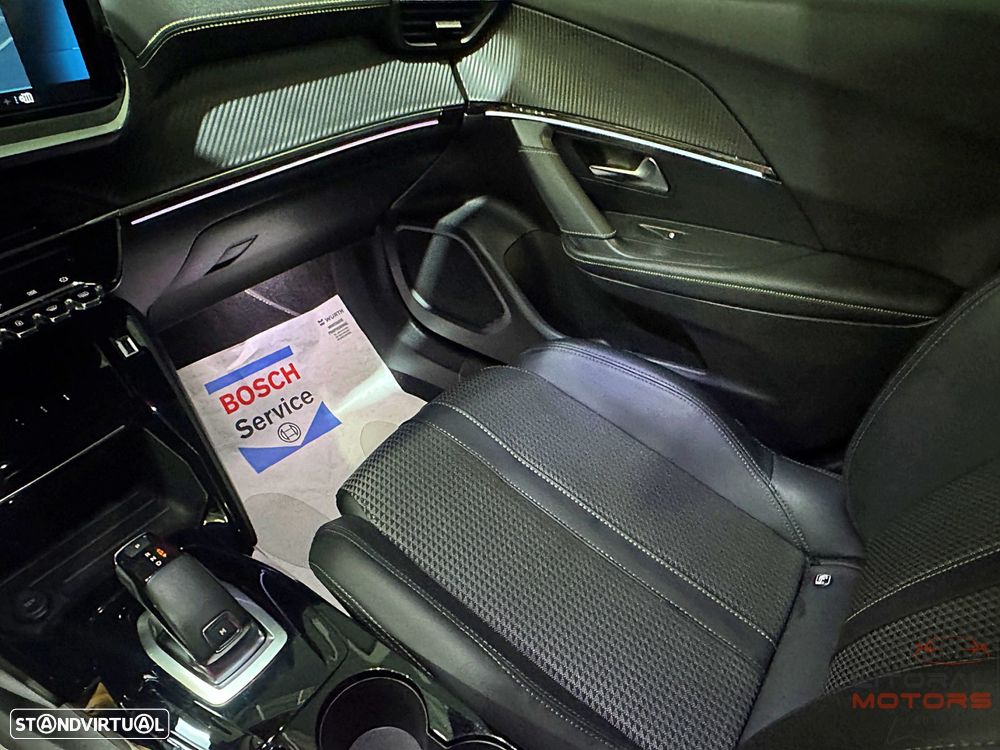 Peugeot 2008 1.2 PureTech GT EAT8 - 32