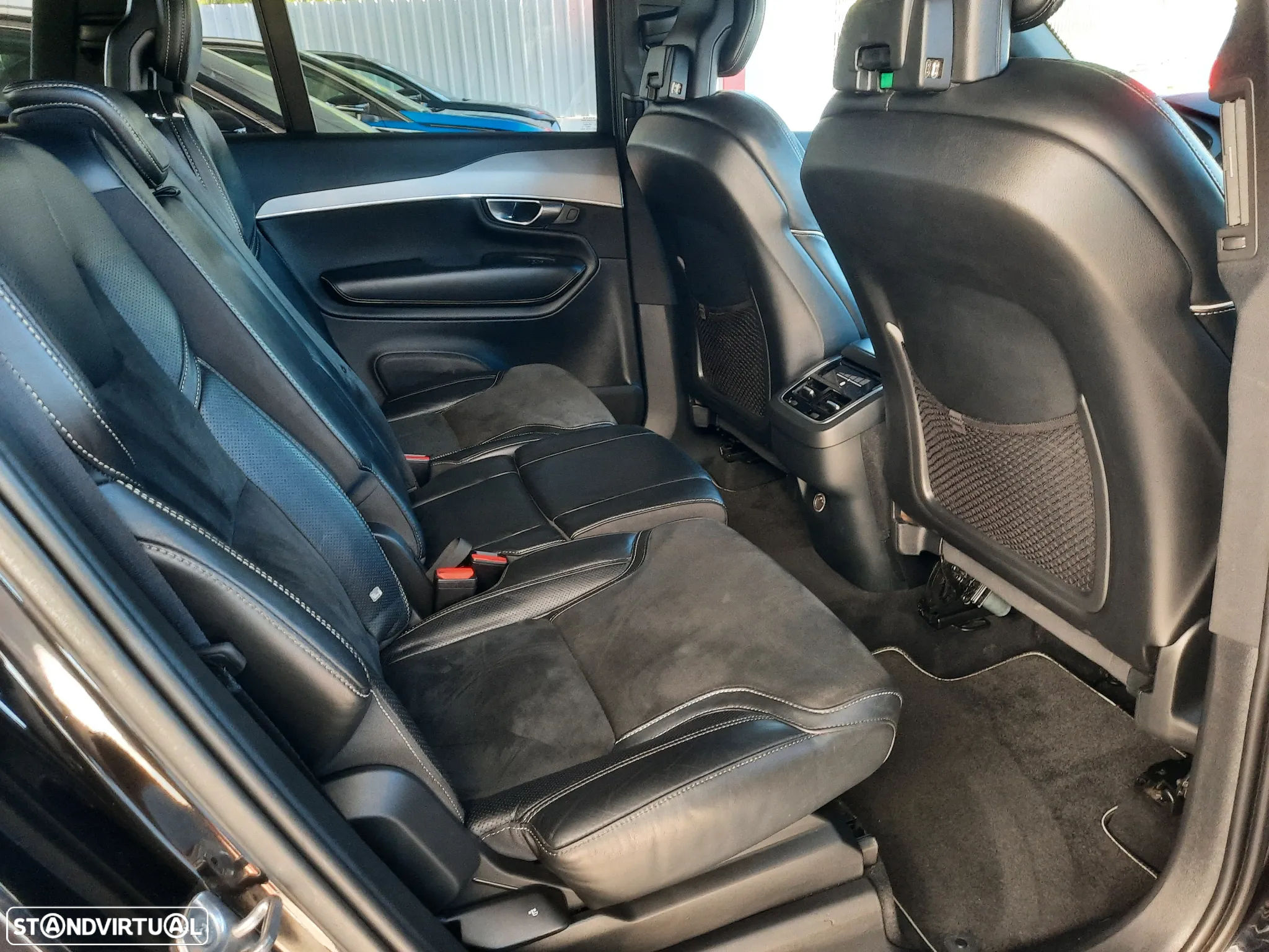 Volvo XC 90 2.0 D4 R-Design - 44