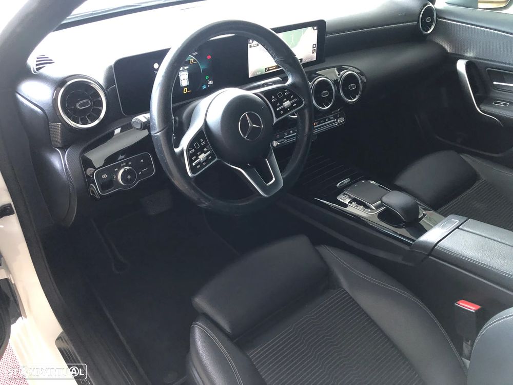 Mercedes-Benz 180 - 6