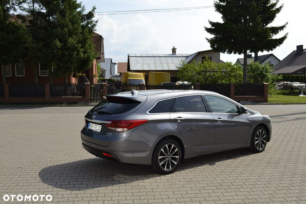 Hyundai i40 Kombi 1.7 CRDi DCT Premium - 10
