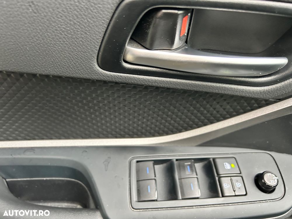 Toyota C-HR 1.8 HEV 140 CP 4x2 CVT Active - 16