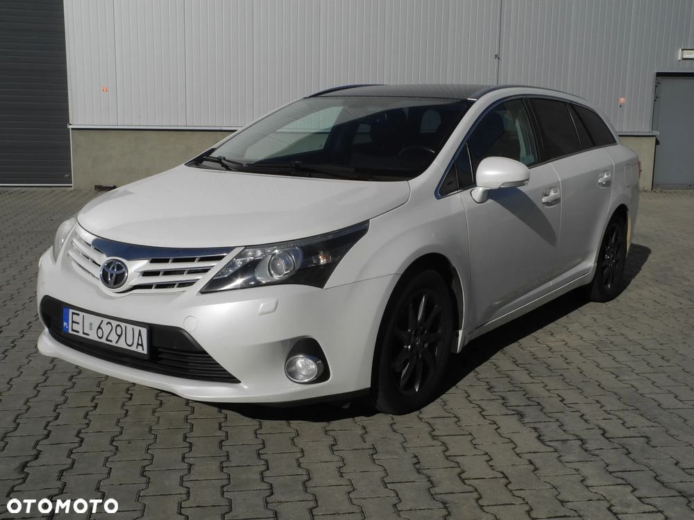 Toyota Avensis 2.0 D-4D Premium - 2