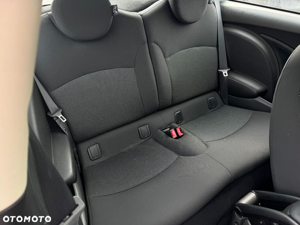 MINI ONE Brick Lane - 16