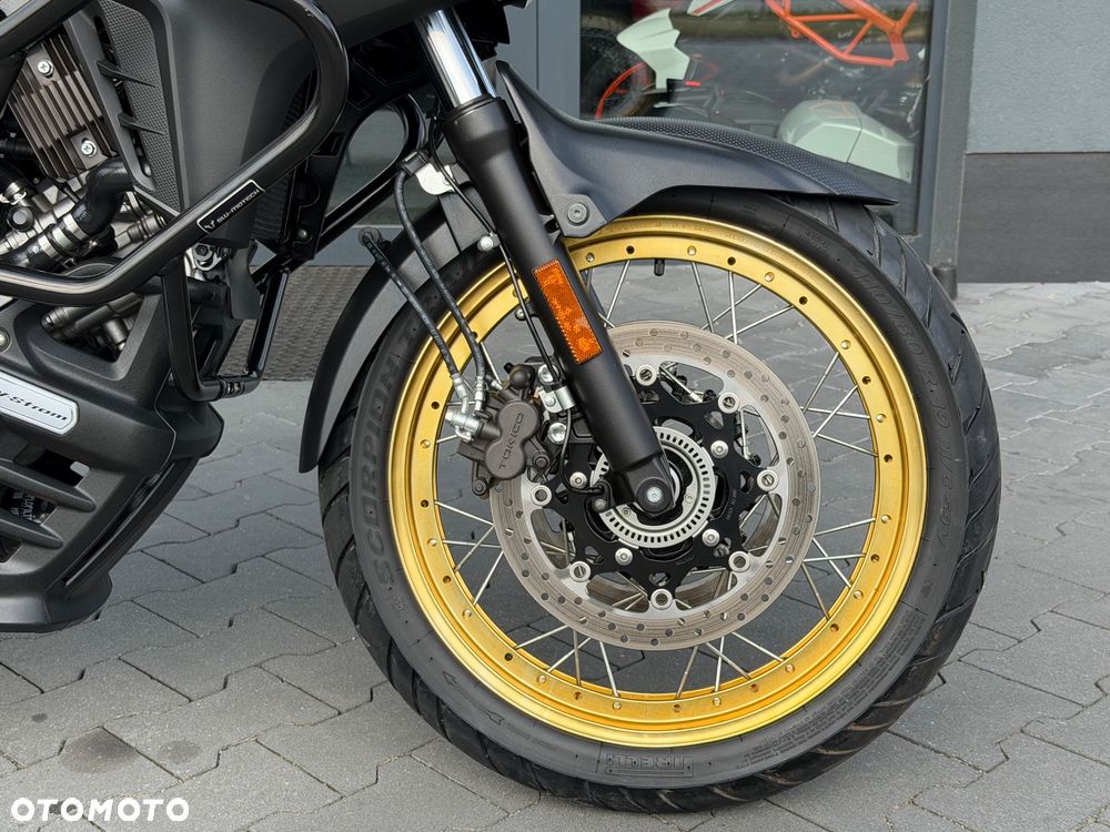 Suzuki V-STROM - 8