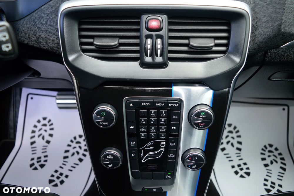 Volvo V40 D3 Geartronic R Design - 20