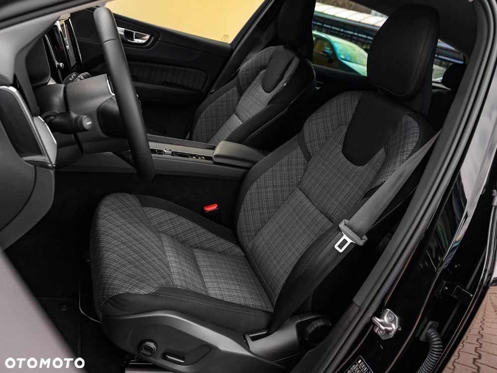 Volvo XC 60 B4 D Core - 18