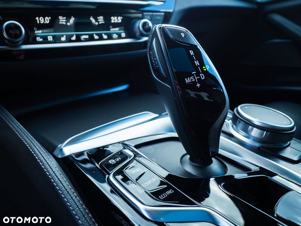 BMW Seria 5 M550i xDrive - 20