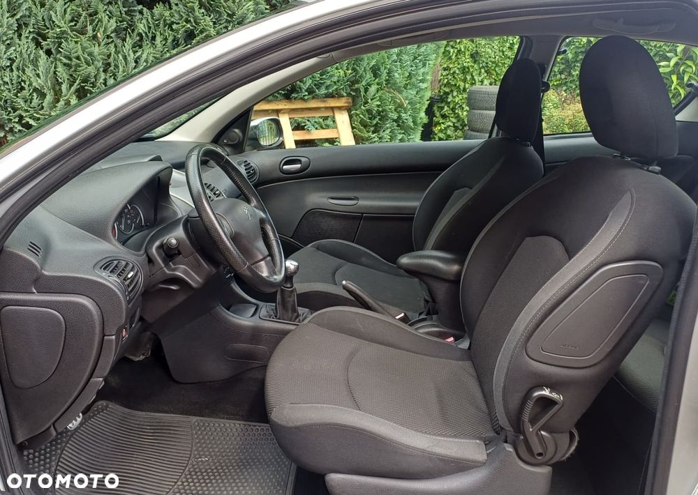 Peugeot 206 75 JBL - 8