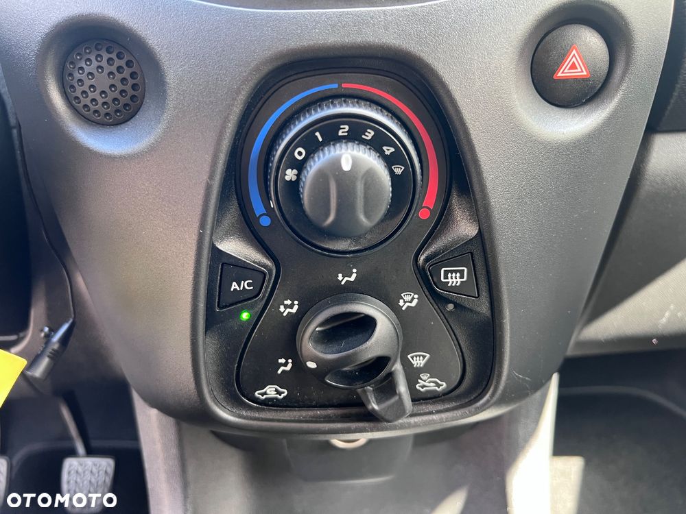 Toyota Aygo x - 27