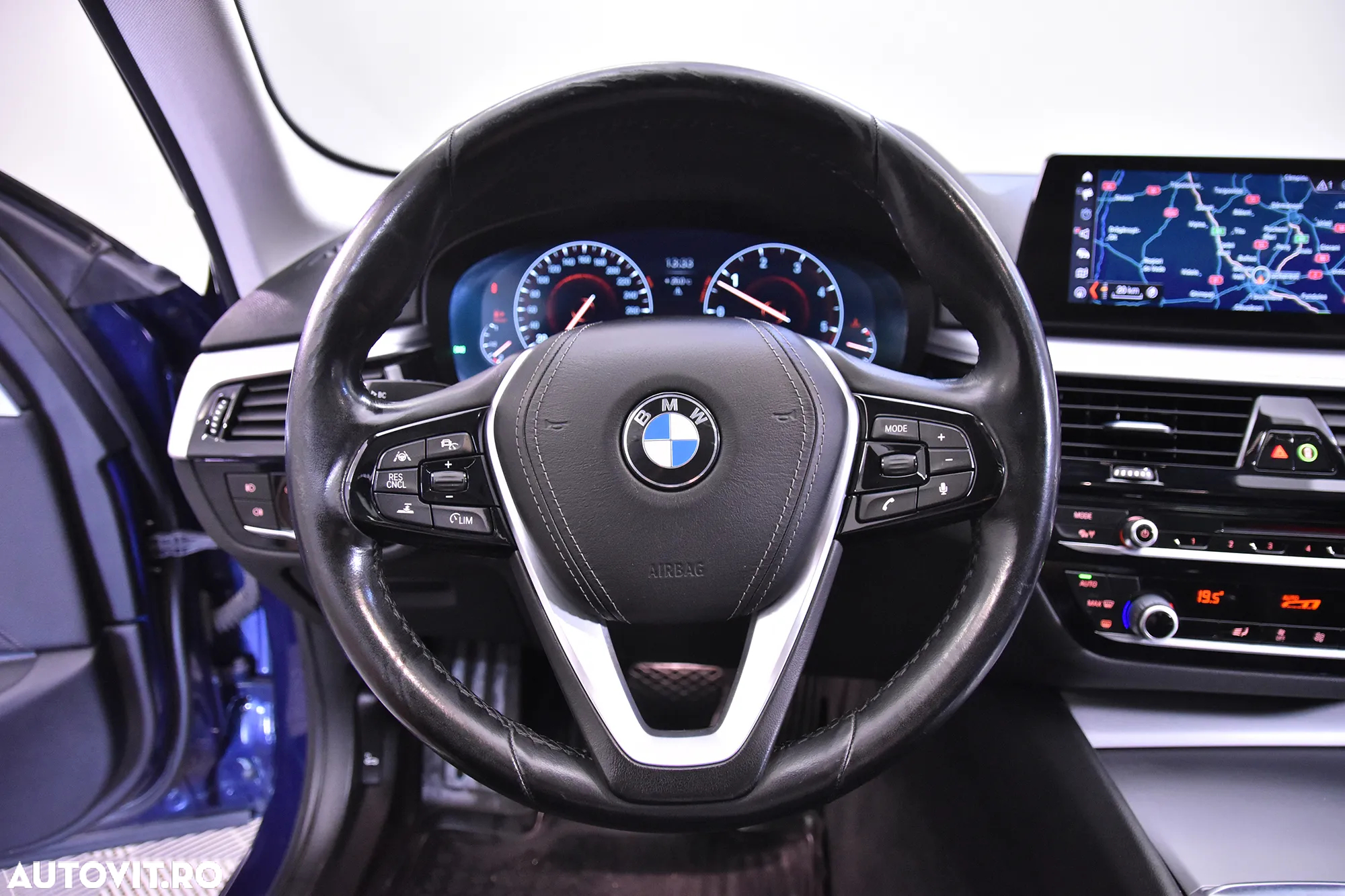 BMW Seria 5 530d xDrive AT - 16