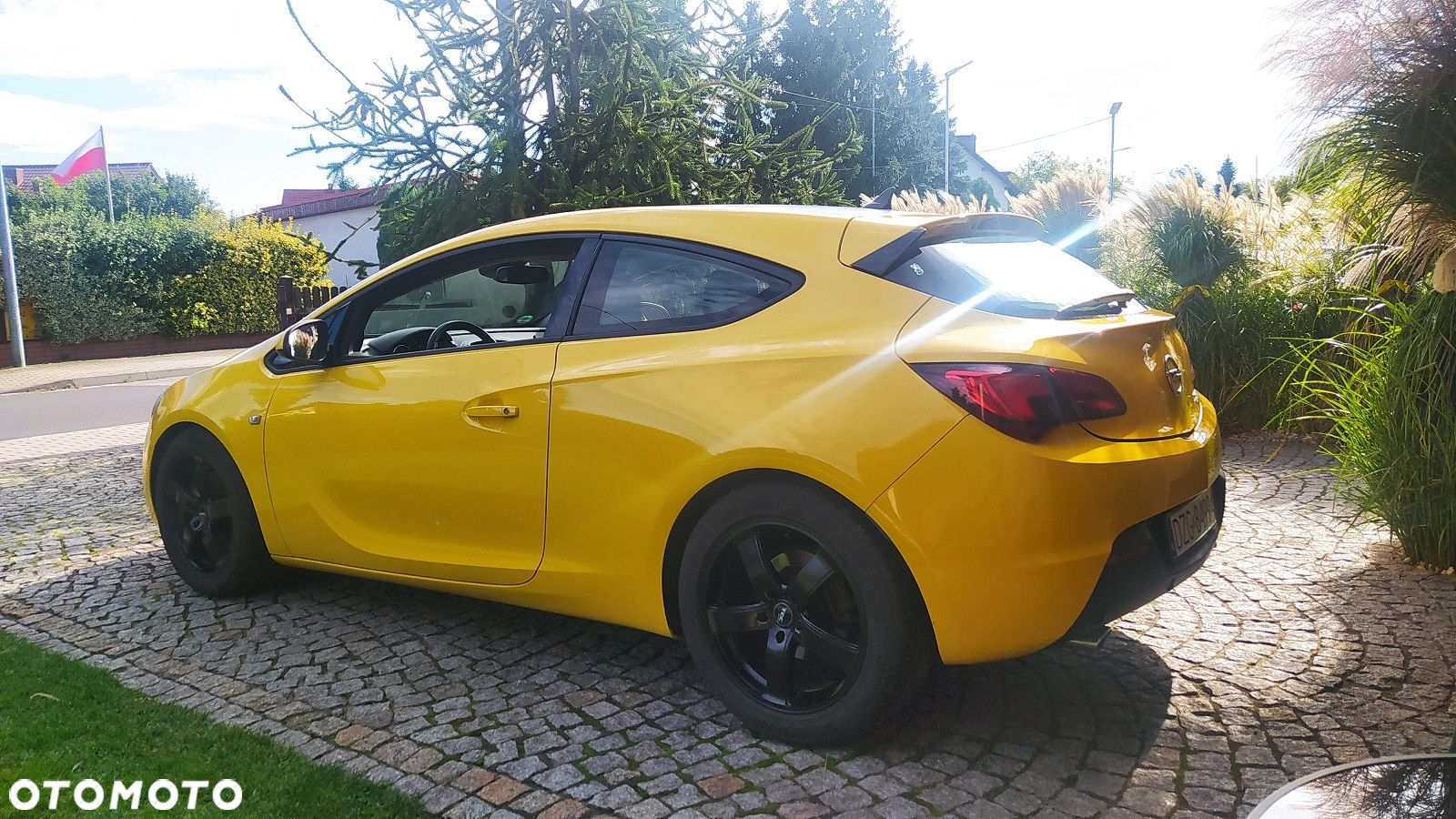 Opel Astra GTC 1.6 Turbo Edition - 2