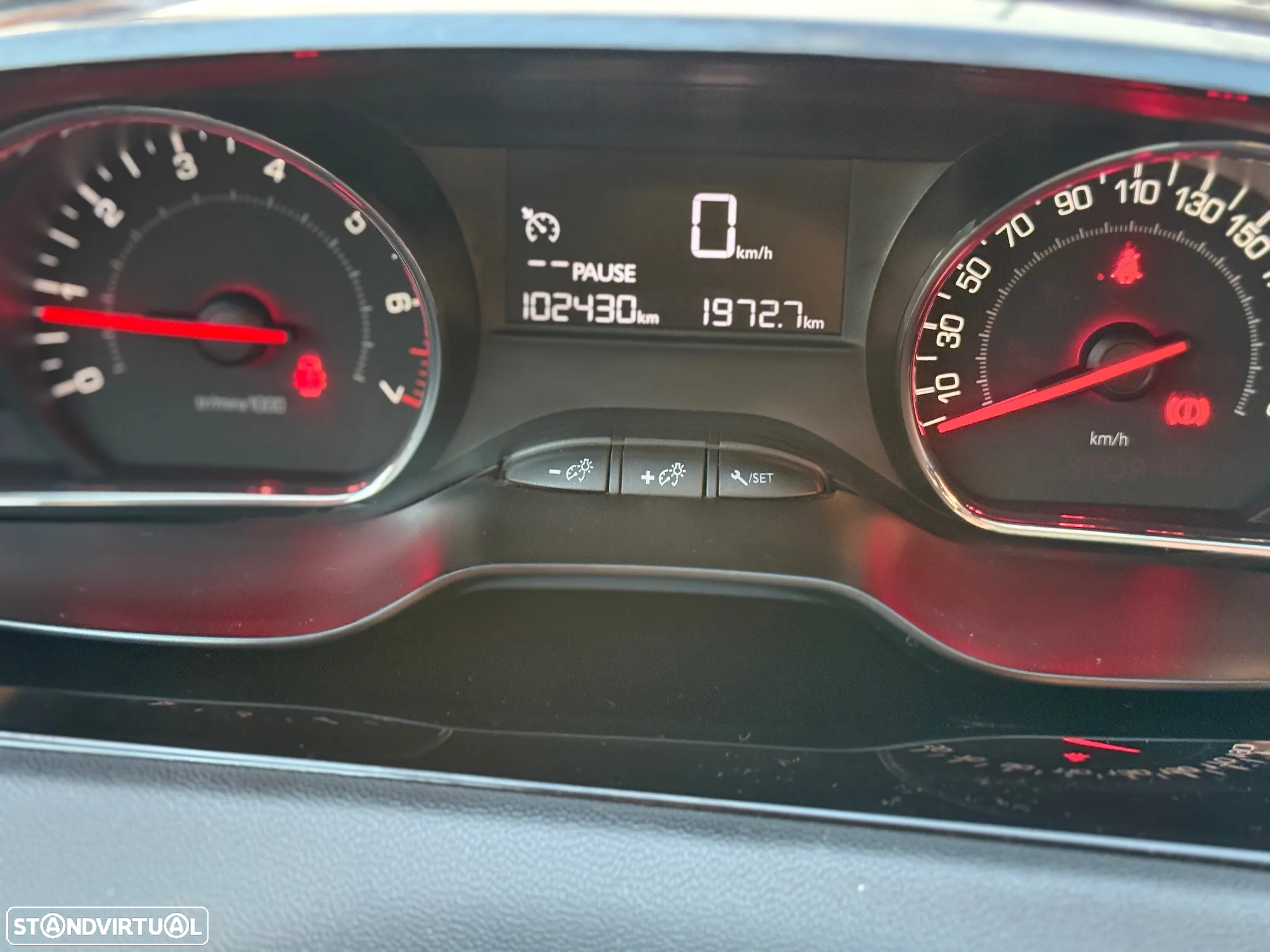 Peugeot 208 1.2 VTi SE Style - 7