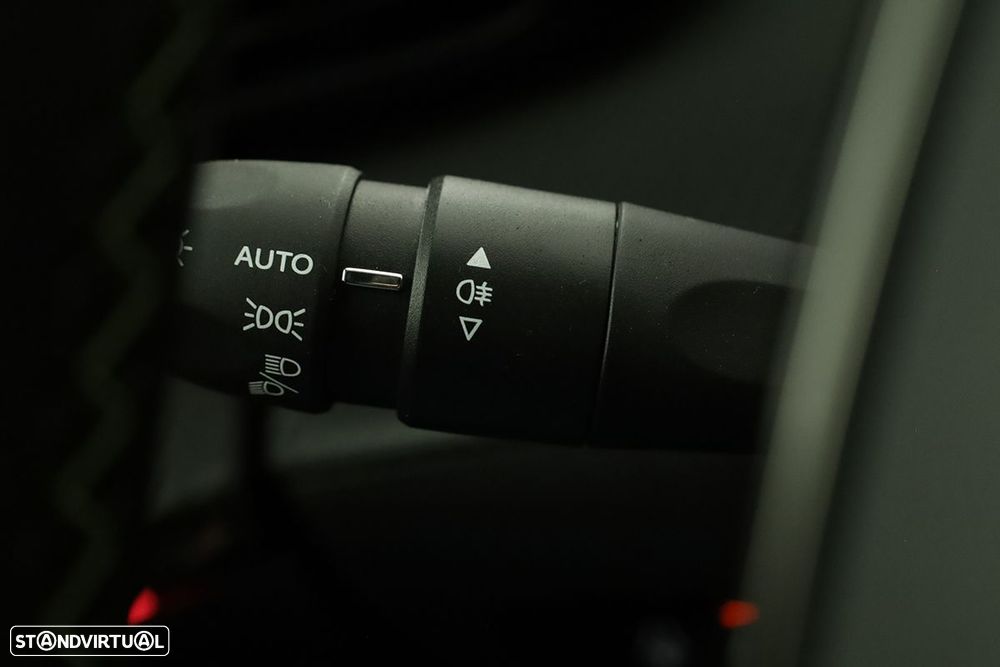 Peugeot e-2008 50 kWh GT - 18
