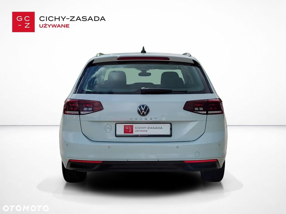 Volkswagen Passat - 4