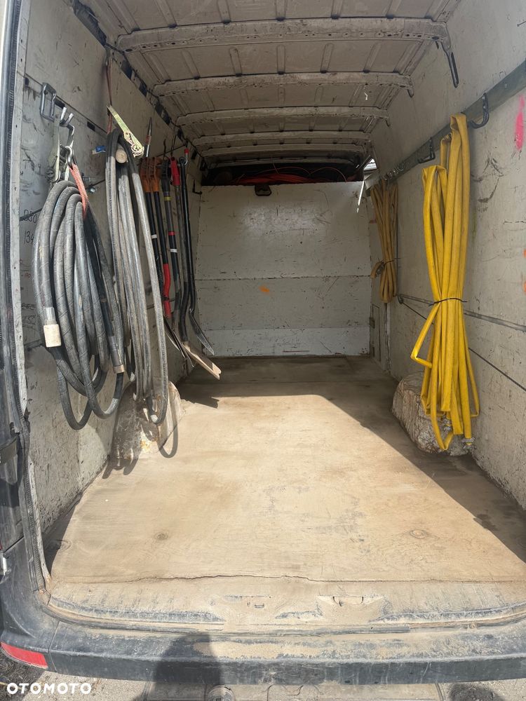 Volkswagen Crafter - 11