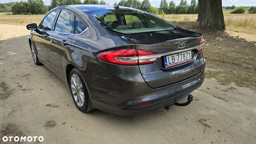 Ford Fusion - 16