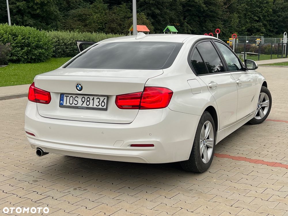 BMW Seria 3 318i - 16