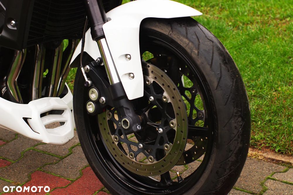 Yamaha FZ - 11