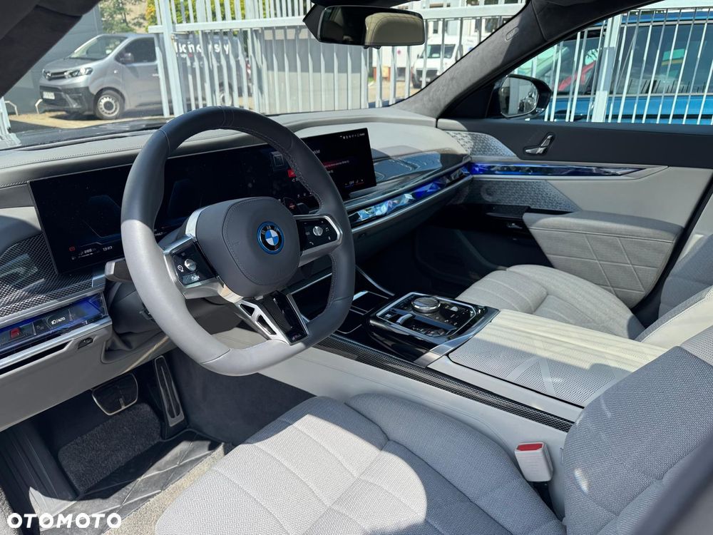 BMW Seria 7 M760e xDrive - 20
